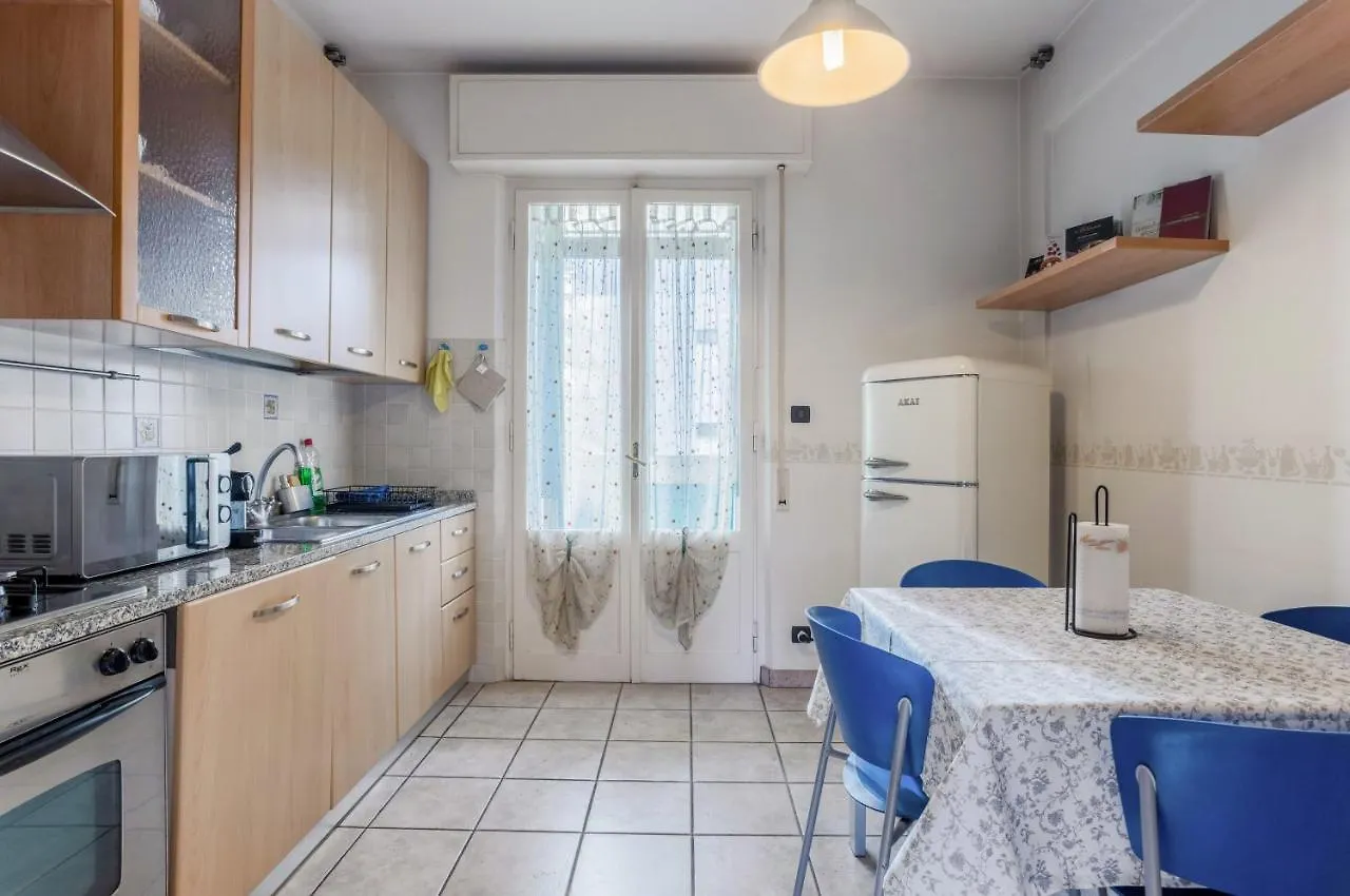 Lucca Roomy Apartment With Balcony And Parking!