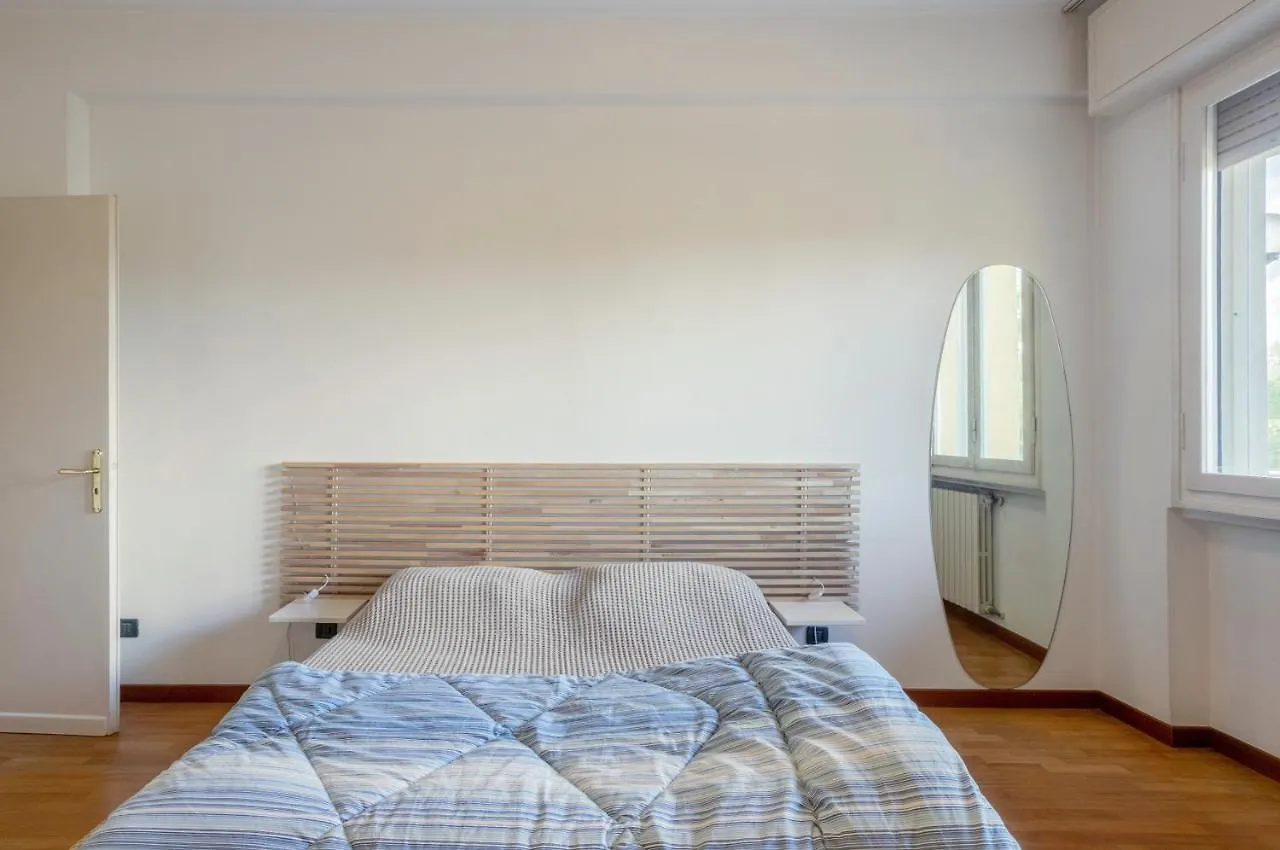 Lucca Roomy Apartment With Balcony And Parking!