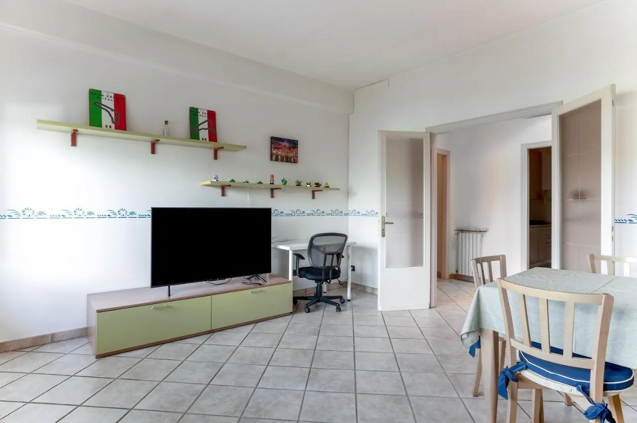 Lucca Roomy Apartment With Balcony And Parking! Italy