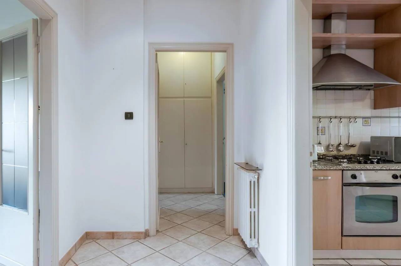 Lucca Roomy Apartment With Balcony And Parking!