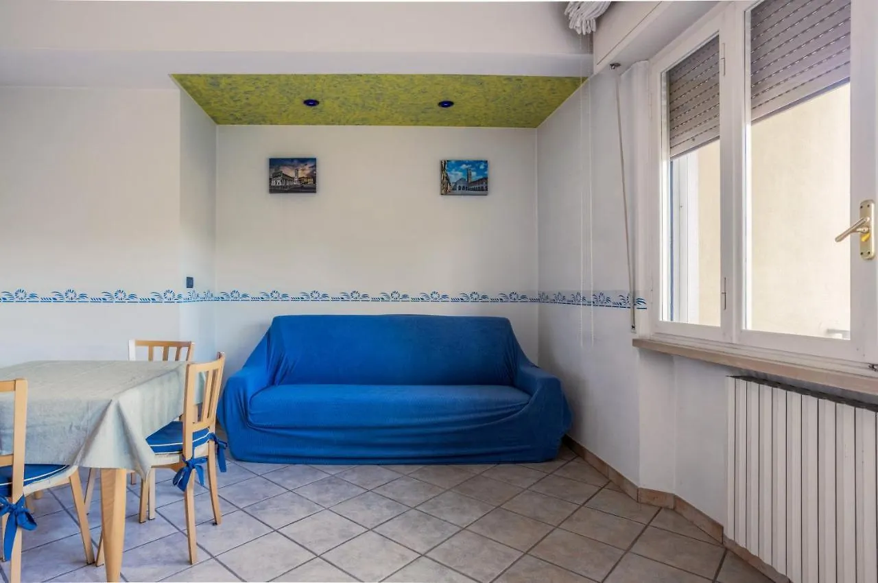 Lucca Roomy Apartment With Balcony And Parking! 0*,  Italy