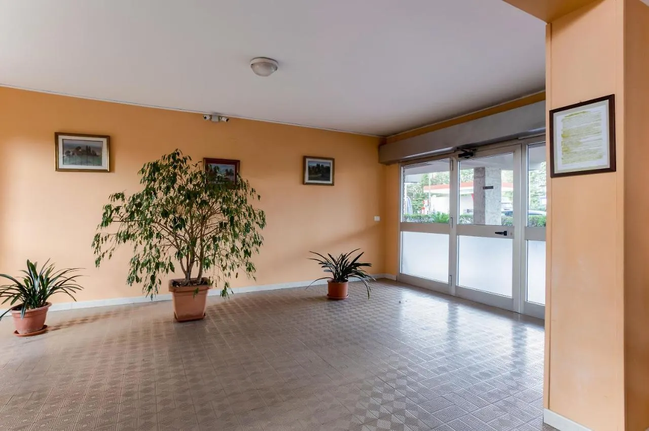 Lucca Roomy Apartment With Balcony And Parking!