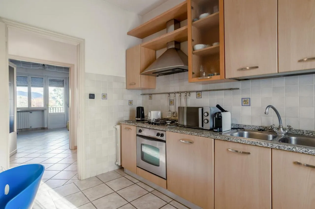 Lucca Roomy Apartment With Balcony And Parking! Italien